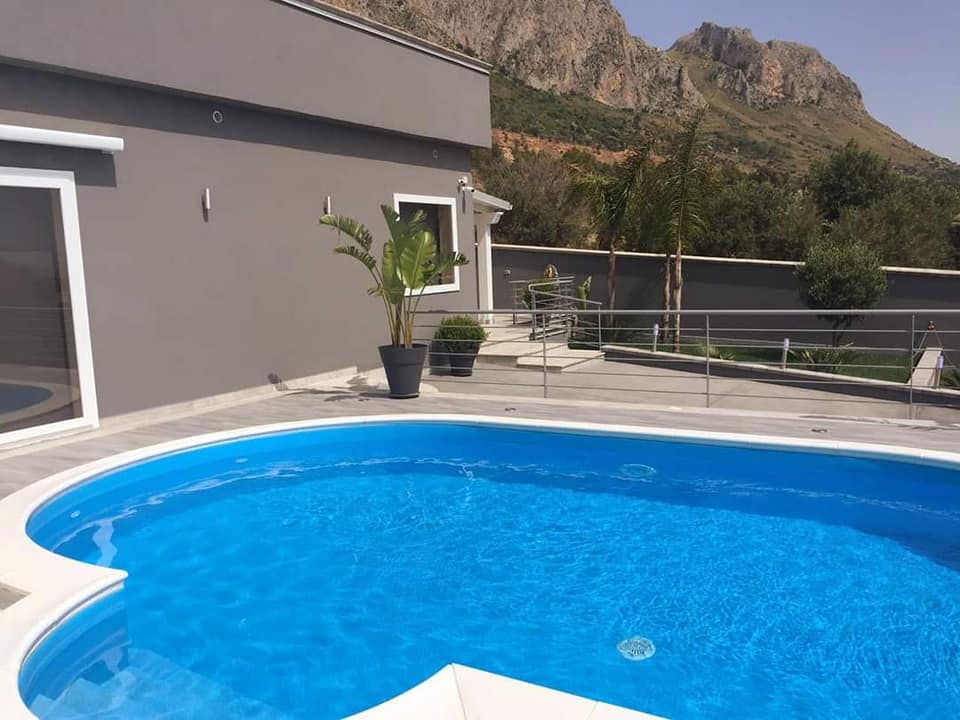 villa-con-piscina-privata-terrasini