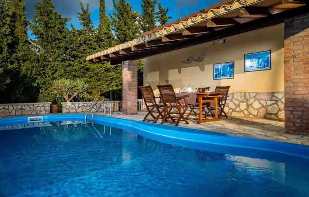 villa-con-piscina-privata-castellammare-del-golfo