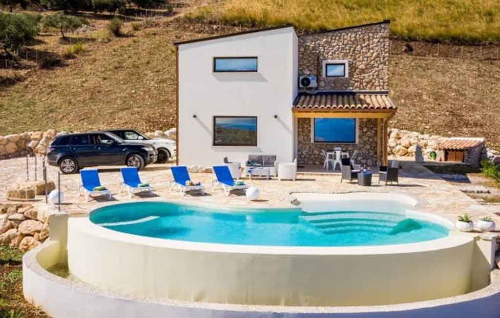 casa-vacanza-con-piscina-privata-castellammare