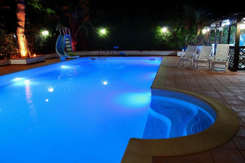 villa-con-piscina-privata-palermo