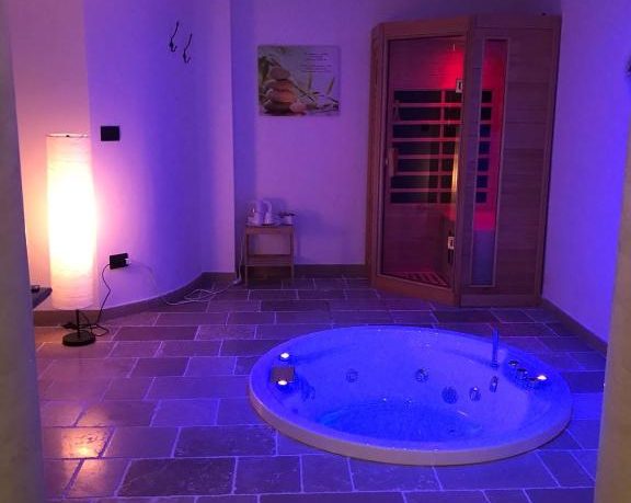 suite-con-idromassaggio-e-sauna-siracusa suite-con-idromassaggio-e-sauna-siracusa