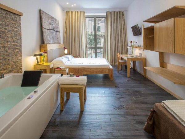 Deluxe con vasca idromassaggio Palermo Deluxe con vasca idromassaggio Palermo