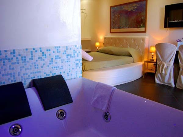 camera-vasca-idromassaggio-bay-room camera-vasca-idromassaggio-bay-room